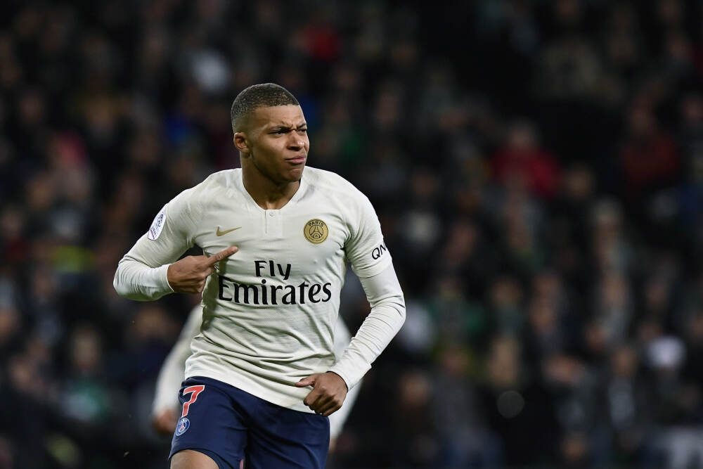 国际金价突破5000美元，原因是啥，影响几何？